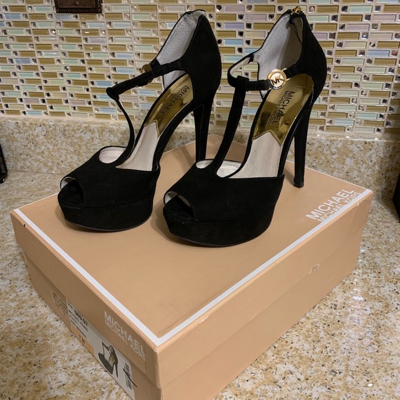 Michael Kors Brayson Platforms - Picture 2 of 7